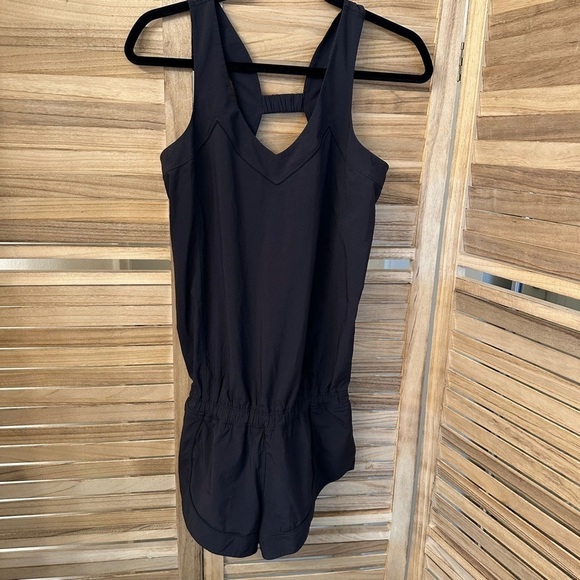 Lululemon Speedy Runsie Romper Size 4 - Picture 3 of 7